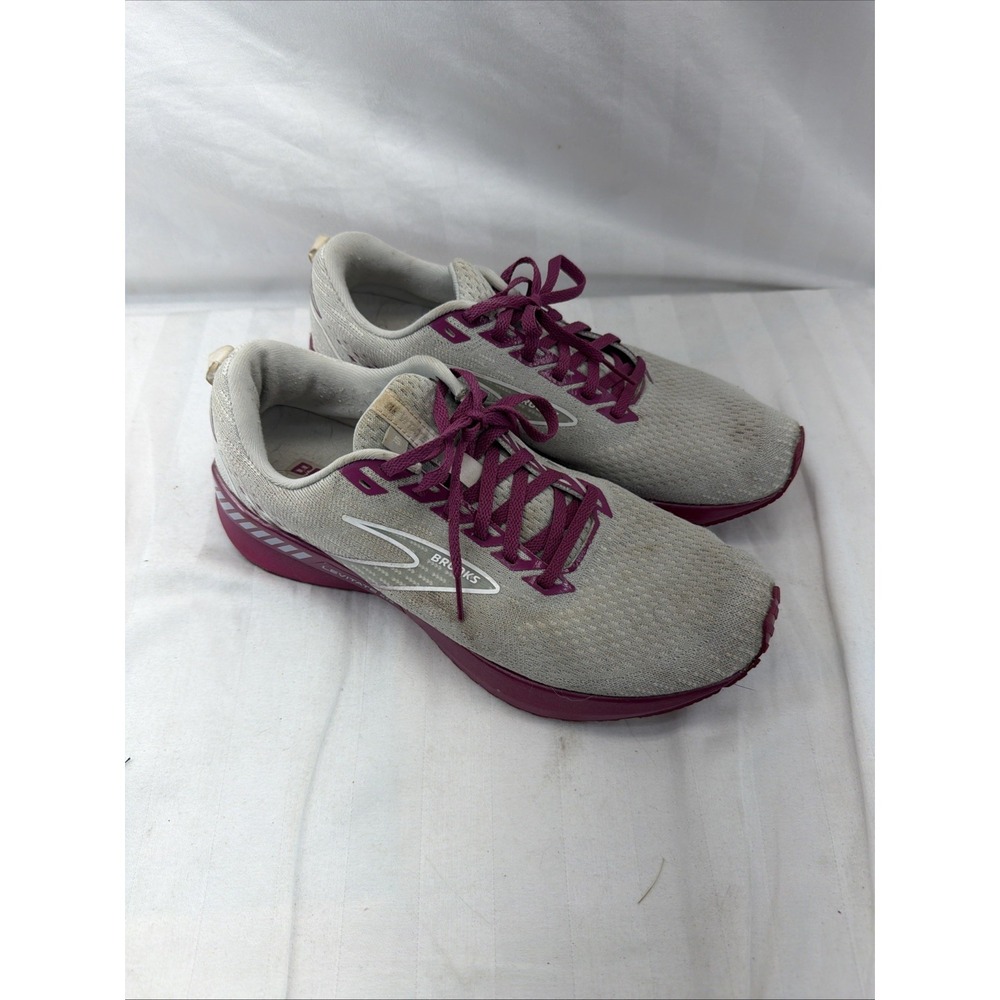 Brooks Levitate 5 Women's Size 11 Gray Pink Running Comfort 1203581B003